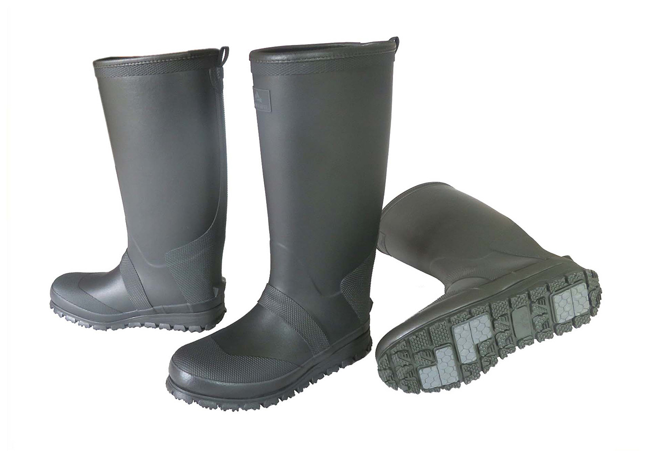 「モントレ」2025年冬モデル・男性用防寒ブーツ 製品概要【品番、色、メーカー希望小売価格、サイズ、重さ、ヒール高】MBW 8020、黒(左・中央)、ダークブラウン(右)、9,790円(税込)S(24.0~24.5cm)、M(25.0~25.5cm)、L(26.0~26.5cm)、2L(27.0~27.5cm)、3L(28.0~28.5cm)、約890g(Mサイズ時/片足)、約4cm(Mサイズ時)