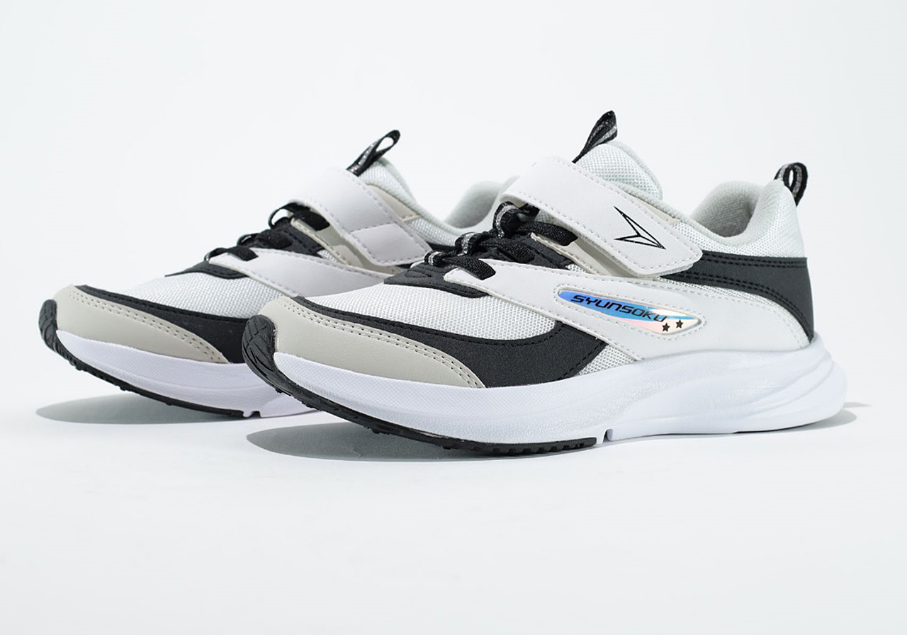 「瞬足」26SSモデル「女児向けスポーティカジュアルモデル」製品概要【商品名、色、メーカー希望小売価格、サイズ、重量】瞬足 LJ-848、黒/白、5,170円（税込）、16.0～25.0cm(ハーフサイズあり：3E)、約185g（21.0cm時/片足）