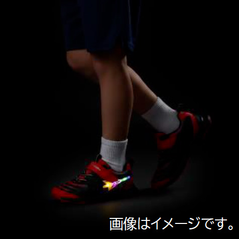 「瞬足 JC-266」LED搭載時の着用イメージ